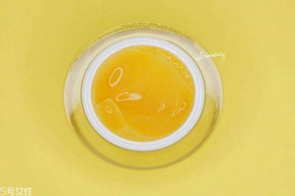 cnp蜂膠面霜多少錢 蜂膠滋養(yǎng)霜價格 cnp蜂膠面霜多少錢 蜂膠滋養(yǎng)霜價格