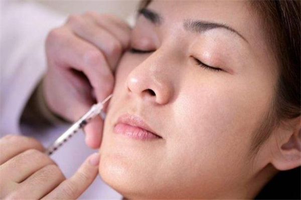 經(jīng)期能打肉毒素嗎 經(jīng)期打肉毒素的副作用 經(jīng)期能打肉毒素嗎 經(jīng)期打肉毒素的副作用