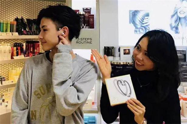 ear up瘦臉耳環(huán)多少錢-日本ear up耳環(huán)價格 ear up瘦臉耳環(huán)多少錢-日本ear up耳環(huán)價格