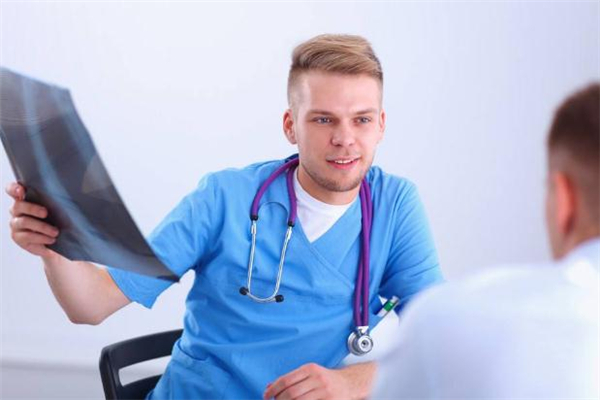 喝酒胃出血有生命危險(xiǎn)嗎 喝酒吐血的后果 喝酒胃出血有生命危險(xiǎn)嗎 喝酒吐血的后果