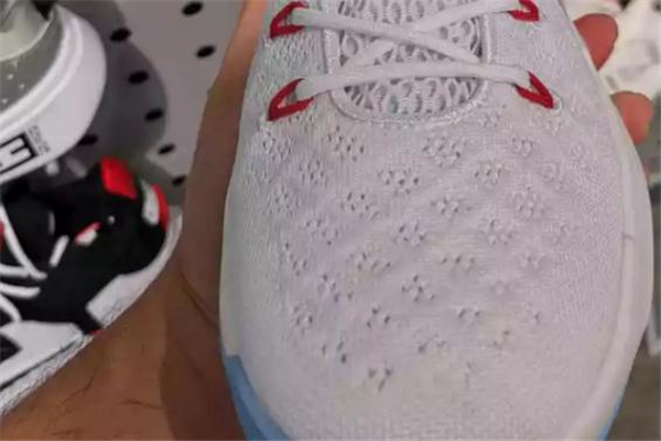 李寧馭帥13實戰(zhàn)測評 馭帥13腳感怎么樣 李寧馭帥13實戰(zhàn)測評 馭帥13腳感怎么樣