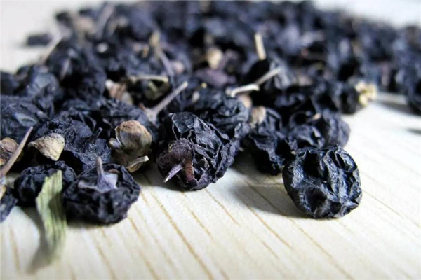 干的黑枸杞可以直接吃嗎 黑枸杞生吃可以嗎 干的黑枸杞可以直接吃嗎 黑枸杞生吃可以嗎