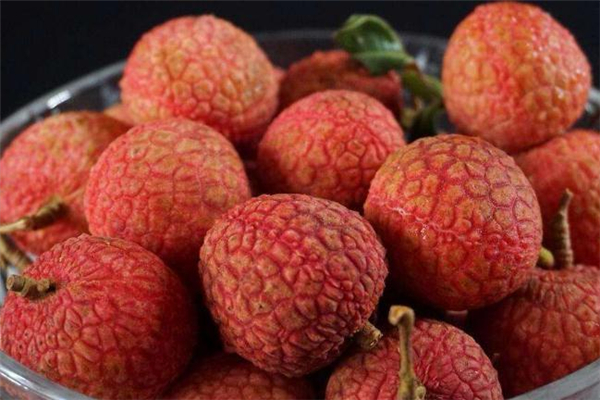 吃荔枝可以喝酒嗎 吃荔枝喝酒會(huì)過敏嗎