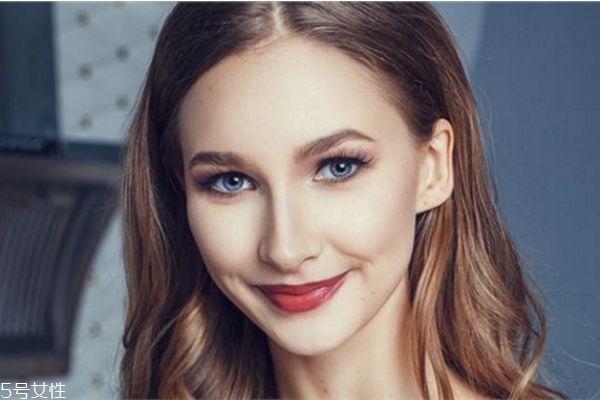 鼻子大鼻翼寬怎么化妝 教你大鼻怎么化妝 鼻子大鼻翼寬怎么化妝 教你大鼻怎么化妝