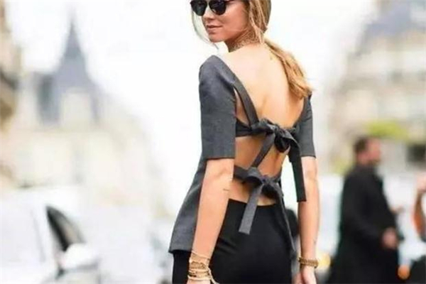 露背裝配什么褲子好看 夏日清涼穿搭 露背裝配什么褲子好看 夏日清涼穿搭