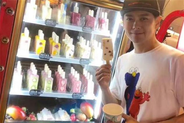 kaws和芝麻街什么關(guān)系 kaws是芝麻街嗎 kaws和芝麻街什么關(guān)系 kaws是芝麻街嗎