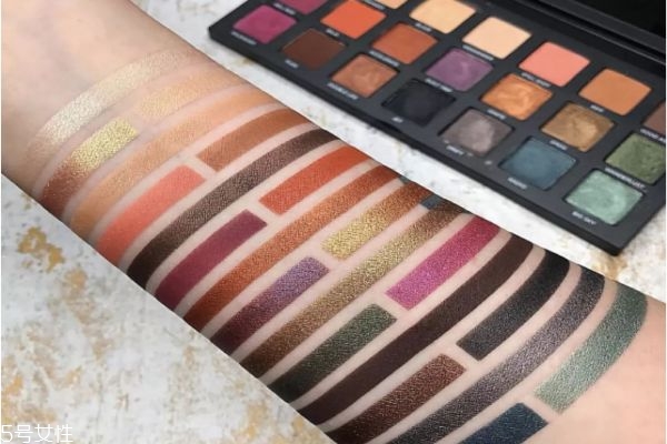 細(xì)閃眼影盤有哪些 好看的細(xì)閃眼影 細(xì)閃眼影盤有哪些 好看的細(xì)閃眼影