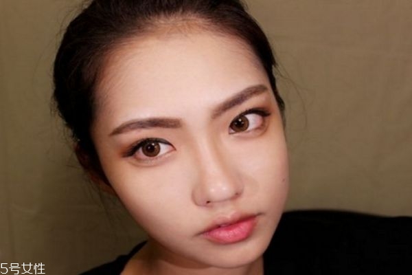 鼻子怎么化妝更高挺 鼻部常用的化妝小技巧 鼻子怎么化妝更高挺 鼻部常用的化妝小技巧