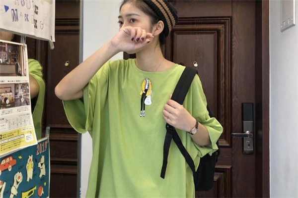 牛油果綠色短袖怎么搭配 牛油果t恤搭配指南 牛油果綠色短袖怎么搭配 牛油果t恤搭配指南