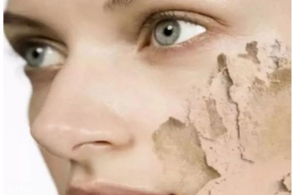 臉上容易浮粉為什么 怎么解決浮粉問(wèn)題 臉上容易浮粉為什么 怎么解決浮粉問(wèn)題