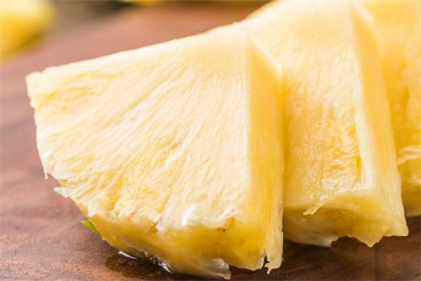 鳳梨切開后可以放多久 切開的鳳梨怎么保存 鳳梨切開后可以放多久 切開的鳳梨怎么保存