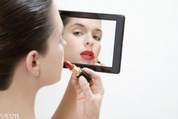 一支口紅用多久最好 口紅一般用多久 一支口紅用多久最好 口紅一般用多久