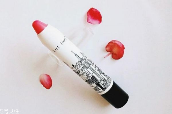 年度最熱賣的人氣唇膏 素顏必備的幾款神器 年度最熱賣的人氣唇膏 素顏必備的幾款神器