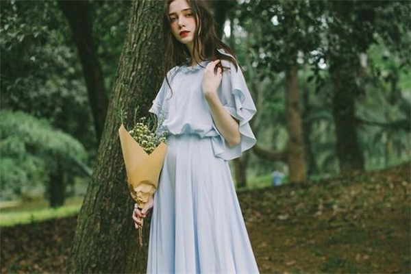 女生穿什么顏色裙子顯白 黃黑皮這樣挑選