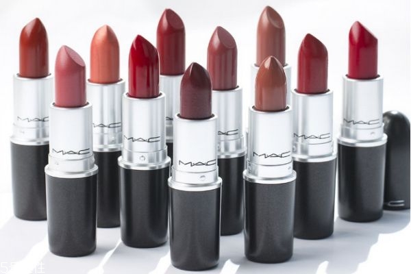 夏天適合用口紅還是唇釉 秋冬季節(jié)適合口紅還是唇釉 夏天適合用口紅還是唇釉 秋冬季節(jié)適合口紅還是唇釉