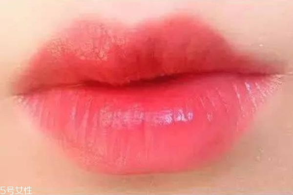 夏天涂什么色口紅 適合夏天涂的口紅顏色 夏天涂什么色口紅 適合夏天涂的口紅顏色