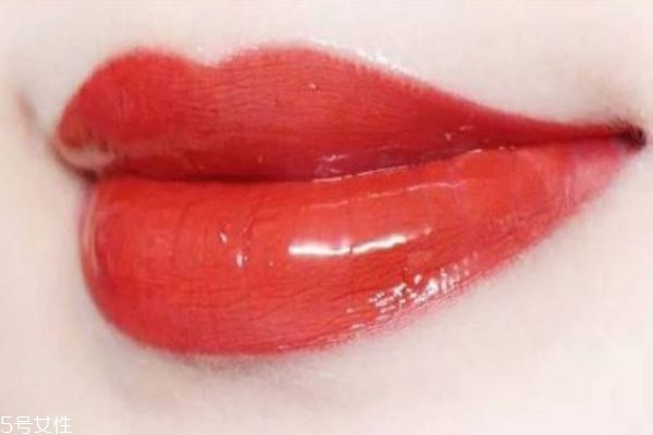 夏天涂什么色口紅 適合夏天涂的口紅顏色 夏天涂什么色口紅 適合夏天涂的口紅顏色