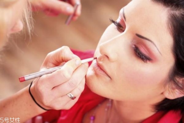 口紅顏色分類(lèi) 口紅顏色挑選 口紅顏色分類(lèi) 口紅顏色挑選