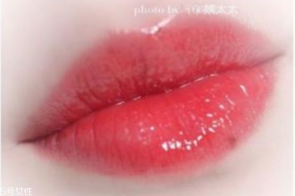 素顏可以涂口紅嗎 最適合素顏涂的口紅 素顏可以涂口紅嗎 最適合素顏涂的口紅