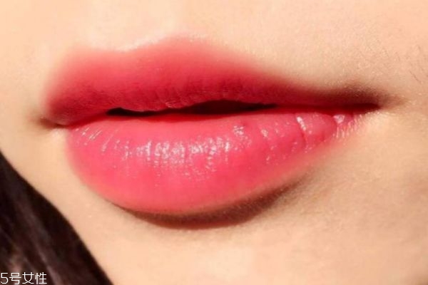 素顏可以涂口紅嗎 最適合素顏涂的口紅 素顏可以涂口紅嗎 最適合素顏涂的口紅
