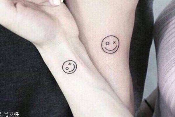 情侶紋什么圖案好 情侶紋身手腕小圖案 情侶紋什么圖案好 情侶紋身手腕小圖案