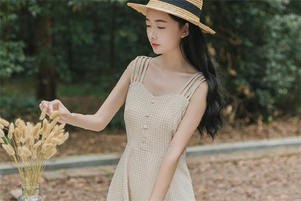 2019年流行什么吊帶裙 顯瘦又清爽 2019年流行什么吊帶裙 顯瘦又清爽