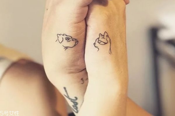 情侶紋什么圖案好 情侶紋身手腕小圖案 情侶紋什么圖案好 情侶紋身手腕小圖案