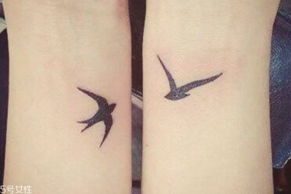 情侶紋什么圖案好 情侶紋身手腕小圖案 情侶紋什么圖案好 情侶紋身手腕小圖案