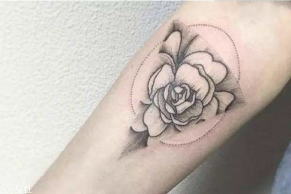 紋身痛不痛 紋身不同區(qū)域的疼痛感 紋身痛不痛 紋身不同區(qū)域的疼痛感