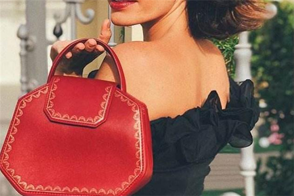 卡地亞珠寶盒包包多少錢 卡地亞全新首飾盒包包 卡地亞珠寶盒包包多少錢 卡地亞全新首飾盒包包