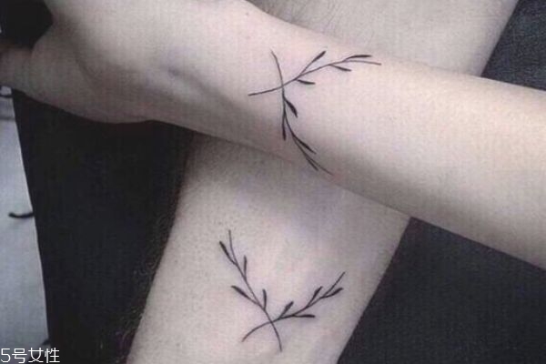 情侶紋什么圖案好 情侶紋身手腕小圖案 情侶紋什么圖案好 情侶紋身手腕小圖案