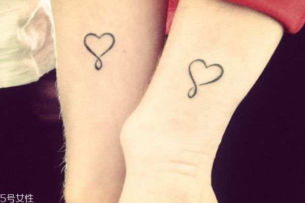 情侶紋什么圖案好 情侶紋身手腕小圖案 情侶紋什么圖案好 情侶紋身手腕小圖案