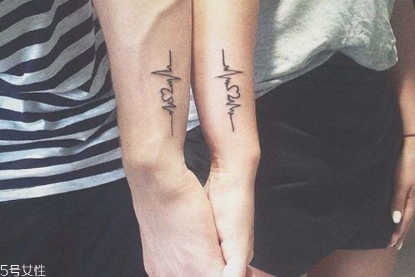 情侶紋什么圖案好 情侶紋身手腕小圖案 情侶紋什么圖案好 情侶紋身手腕小圖案