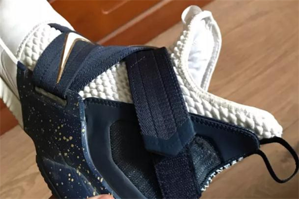 耐克士兵12魔術貼怎么加長 士兵12魔術貼怎么換 耐克士兵12魔術貼怎么加長 士兵12魔術貼怎么換