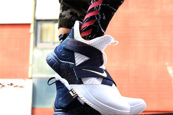 耐克士兵12魔術貼怎么加長 士兵12魔術貼怎么換 耐克士兵12魔術貼怎么加長 士兵12魔術貼怎么換