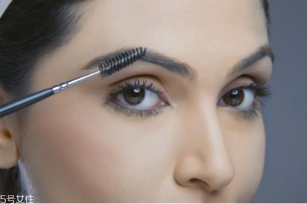 圓臉如何畫(huà)眉毛 圓臉畫(huà)眉毛教程 圓臉如何畫(huà)眉毛 圓臉畫(huà)眉毛教程