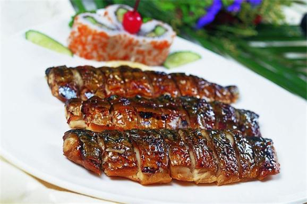 煎青魚怎么才能不粘鍋 煎青魚的做法 煎青魚怎么才能不粘鍋 煎青魚的做法