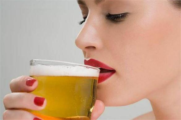 喝啤酒能吃西瓜嗎 對健康不利 喝啤酒能吃西瓜嗎 對健康不利