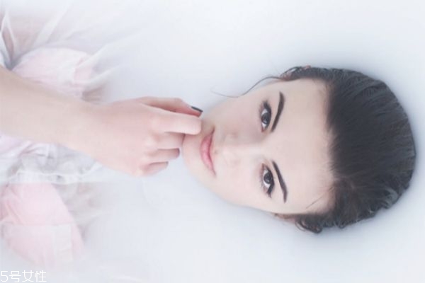 激光祛痘印有風(fēng)險(xiǎn)嗎 激光去痘印過(guò)程