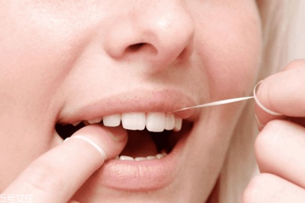 冷光美白牙齒痛嗎 完全無(wú)痛感 冷光美白牙齒痛嗎 完全無(wú)痛感