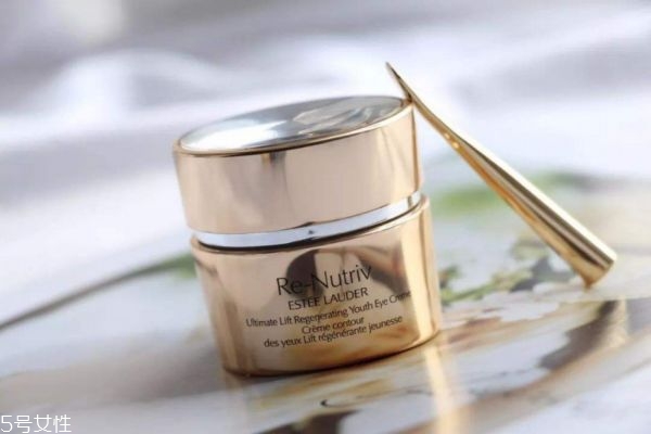 眼霜用的越多越好嗎 眼霜用量并不是越多越好 眼霜用的越多越好嗎 眼霜用量并不是越多越好