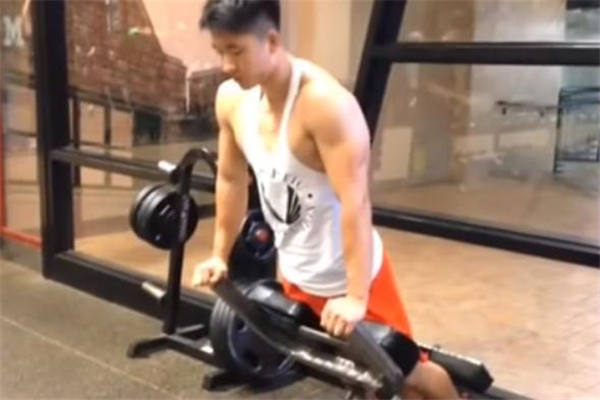 山羊挺身怎么練臀 山羊挺身練臀動作要領 山羊挺身怎么練臀 山羊挺身練臀動作要領