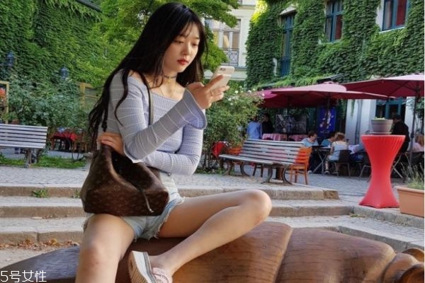 彩光和光子嫩膚哪個(gè)好 彩光嫩膚和光子嫩膚區(qū)別 彩光和光子嫩膚哪個(gè)好 彩光嫩膚和光子嫩膚區(qū)別