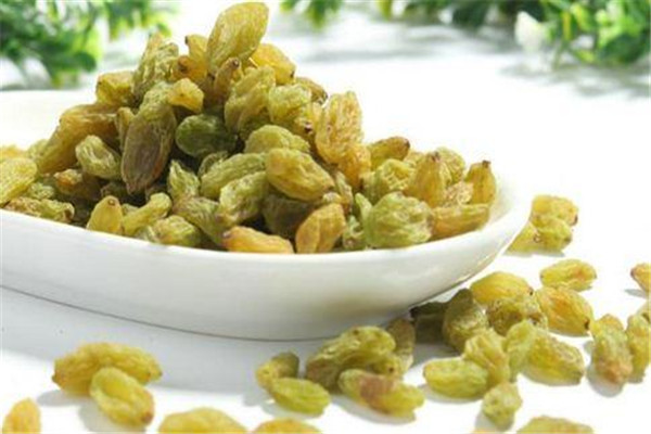 葡萄干泡水喝的功效是什么 葡萄干泡水喝有什么功效 葡萄干泡水喝的功效是什么 葡萄干泡水喝有什么功效