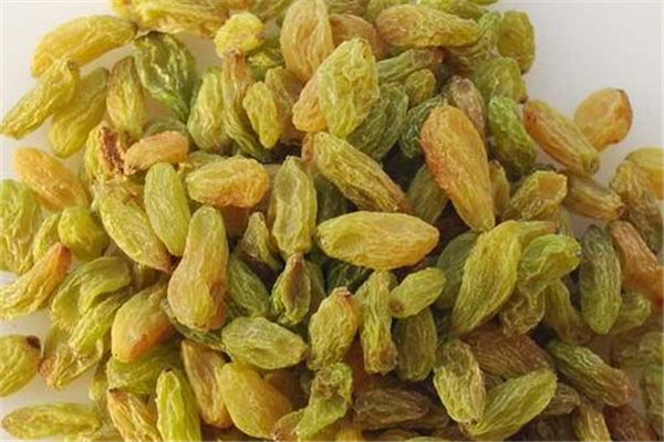 葡萄干泡水喝的功效是什么 葡萄干泡水喝有什么功效 葡萄干泡水喝的功效是什么 葡萄干泡水喝有什么功效