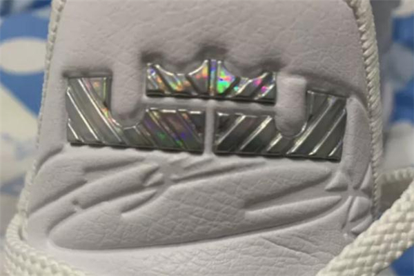 耐克lbj16巴斯光年開箱測評 詹16巴斯光年有減配嗎 耐克lbj16巴斯光年開箱測評 詹16巴斯光年有減配嗎