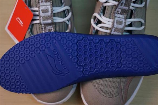 李寧空襲5季后賽版測(cè)評(píng) 空襲5精英版開箱測(cè)評(píng) 李寧空襲5季后賽版測(cè)評(píng) 空襲5精英版開箱測(cè)評(píng)