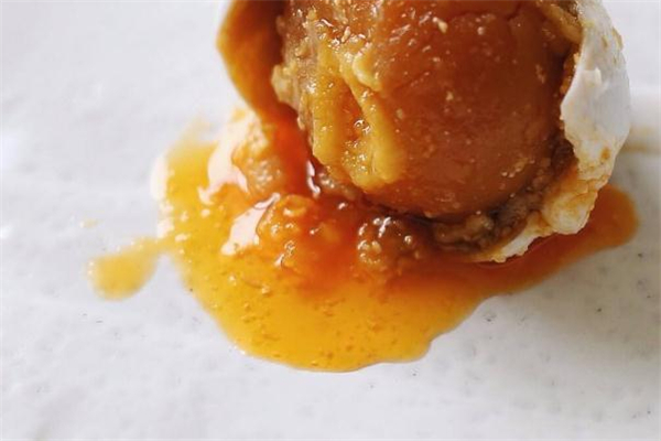 咸鴨蛋用冷水煮還是熱水煮好 煮咸鴨蛋水溫 咸鴨蛋用冷水煮還是熱水煮好 煮咸鴨蛋水溫