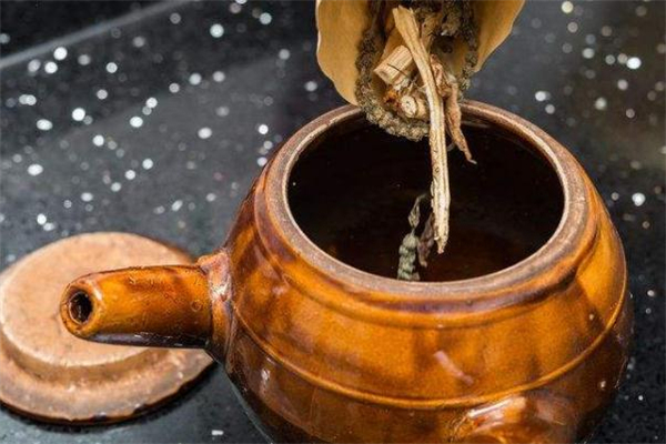 中藥熬糊了還能喝嗎 中藥熬糊了加水還能熬嗎 中藥熬糊了還能喝嗎 中藥熬糊了加水還能熬嗎