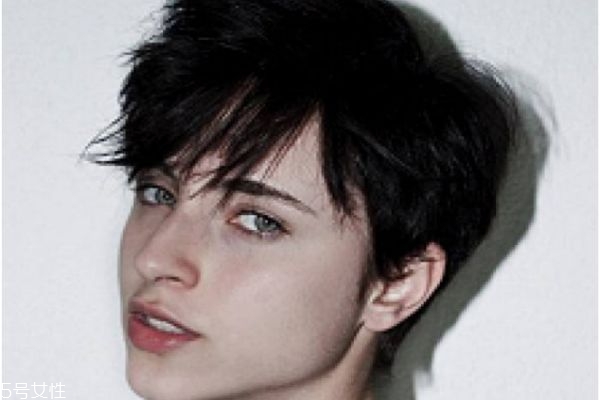 女生適合剪的男生發(fā)型 女生帥氣短發(fā)發(fā)型 女生適合剪的男生發(fā)型 女生帥氣短發(fā)發(fā)型